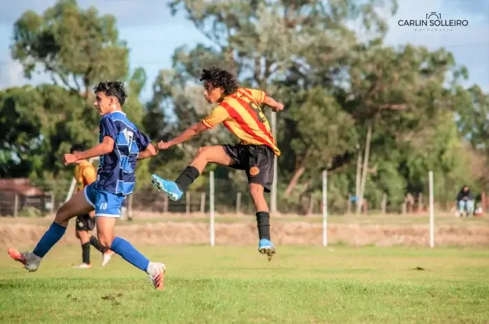 pateando la pelota